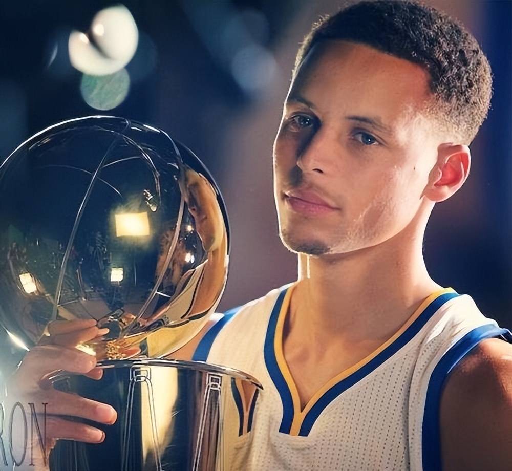 球场两端都 球场两端都